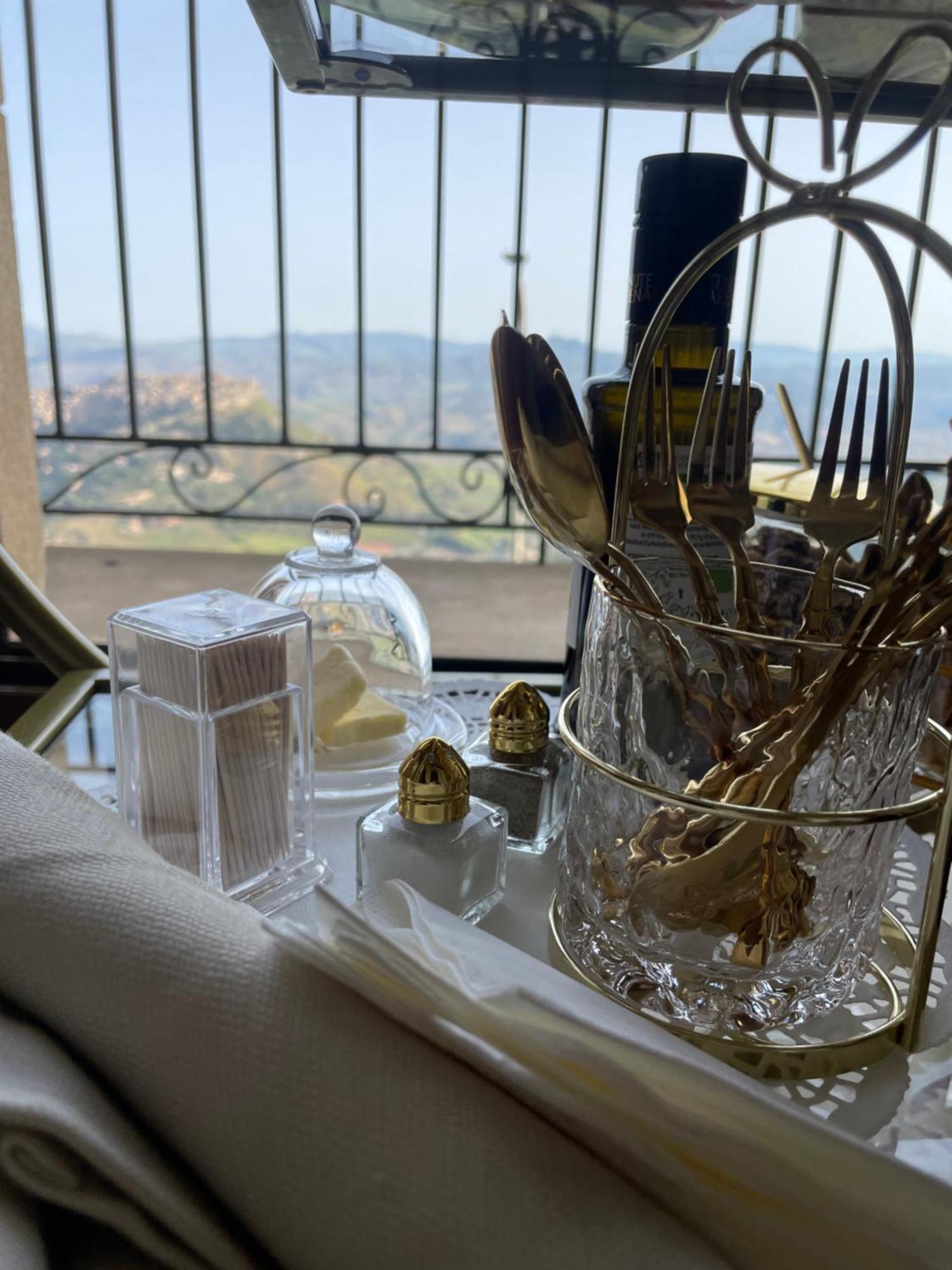 Dimora Del Duomo Ξενοδοχείο Έννα Εξωτερικό φωτογραφία